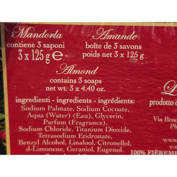 Saponificio Artigianale Fiorentino Stella Di Natale Almond Scented Soap Set of 3 - Picture 5 of 5